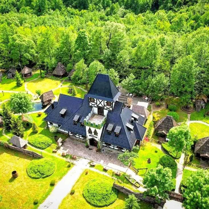 Dron pogled na Heritage River Resort Kotromanićevo
