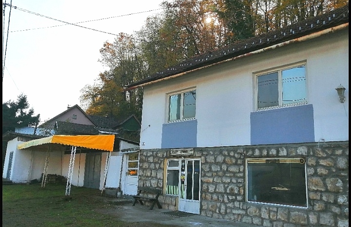Prodajem kuću u Doboju - Atraktivna lokacija za biznis
